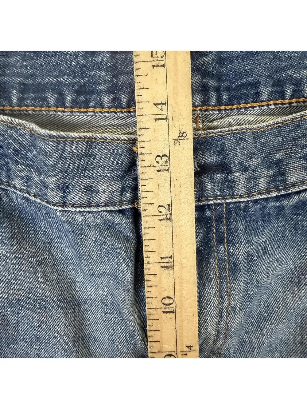 Levi's 569 Men's Size 42 Light Wash Blue Denim Bermuda Jean Shorts Jorts